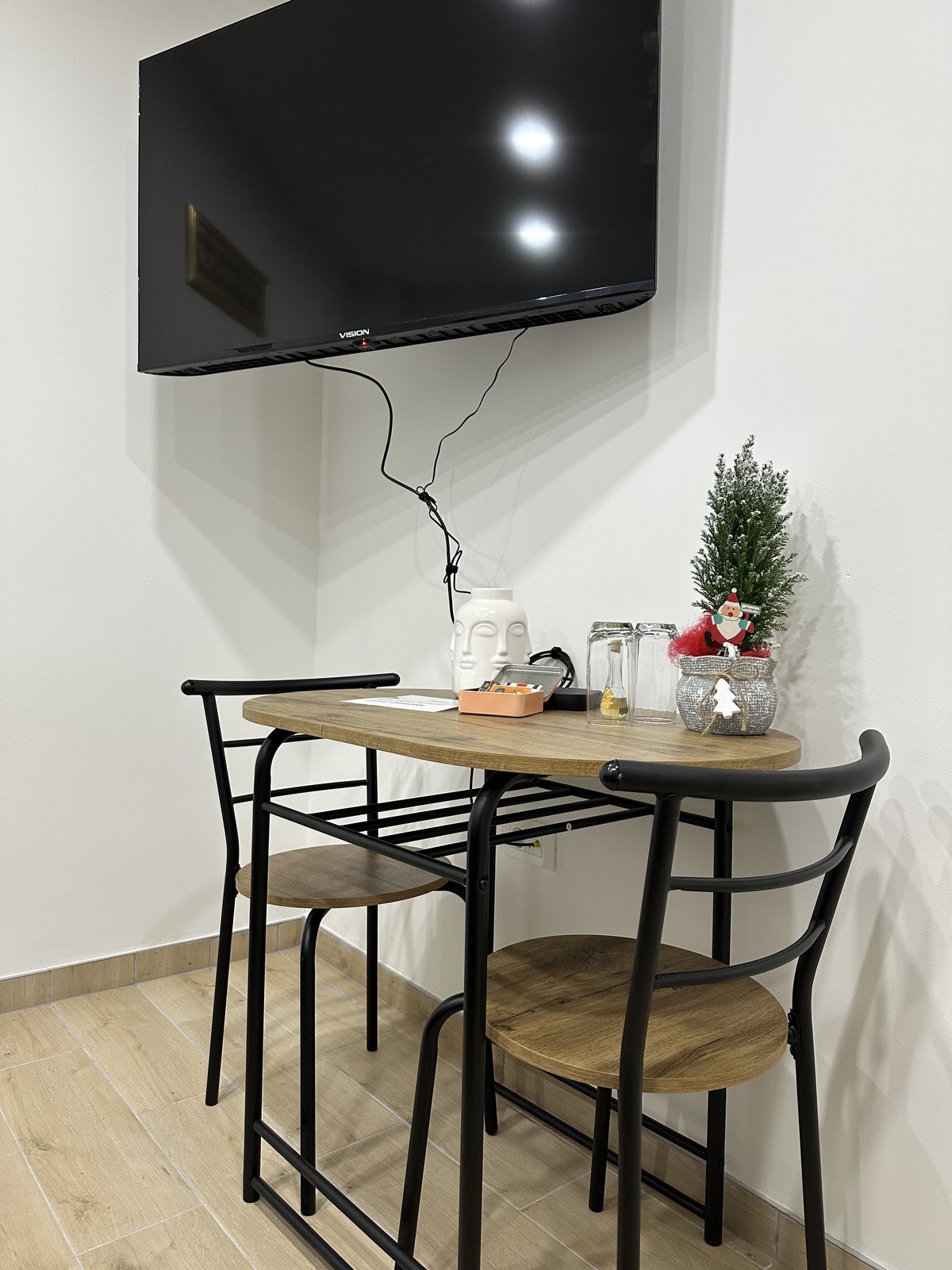 img 04868a1c94780483405626f4d518cac8 v