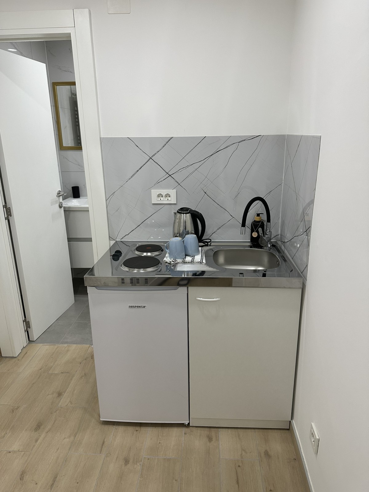 img 772ab3b0a9d37a38a6b869de9c25e930 v